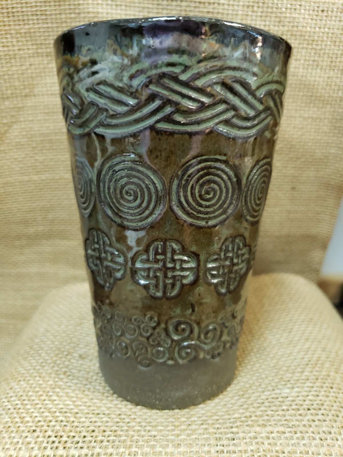 Celtic Design Pottery Pint Cup